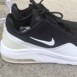 Nike Air Max Motion 2
